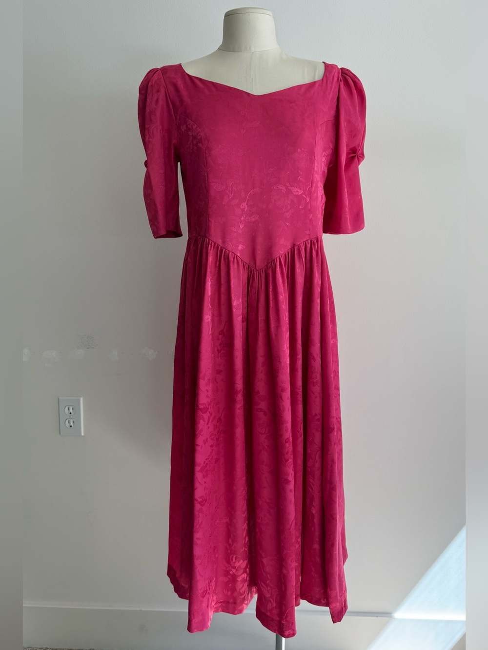 Vintage 1980s Satin Fuchsia Midi Dress with Puff Sleeves (Small)